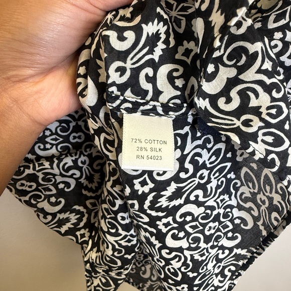 Banana Republic Patterned Blouse Size XS - Picture 4 of 5